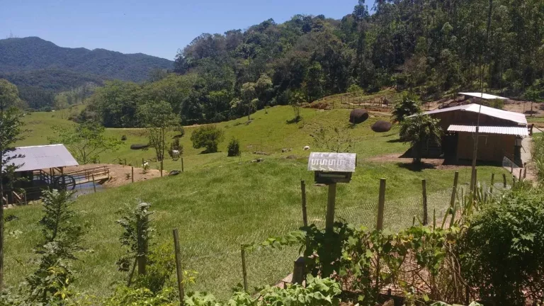 Imagem Sitio com 180.000 m², com 2 lagoas em Camboriú/SC
