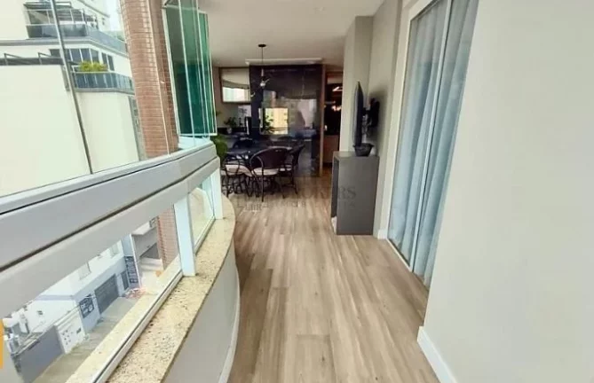 Imagem Apartamento com 3 suítes à venda no Centro de Balneário Camboriú/SC