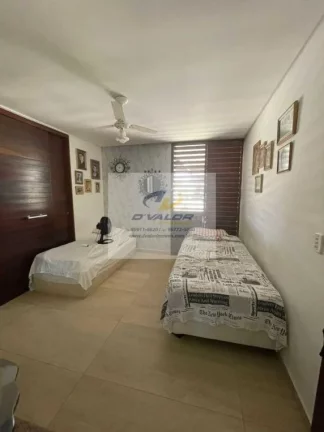 Imagem Vendo casa em condomínio fechado, com 360 m2, 5 quartos sendo 4 suítes, sala p/ 3 ambientes, 4 vgs