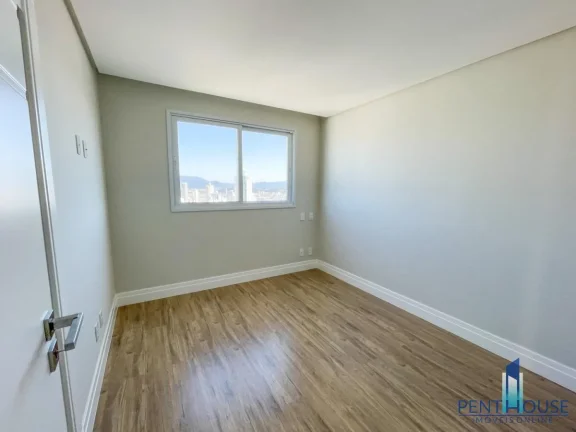 Imagem Apartamento Quadra Mar para Venda em Balneário Camboriú, CENTRO, 4 dormitórios, 2 suítes, 4 banheiros, 3 vagas