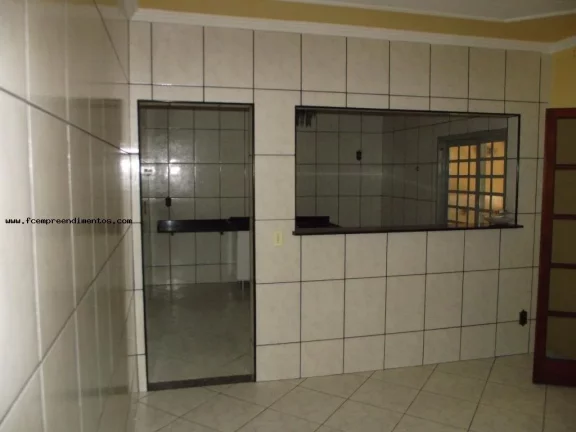 Imagem Casa para Venda em Limeira, Parque Residencial ANAVEC, 3 dormitórios, 1 suíte, 3 banheiros, 5 vagas
