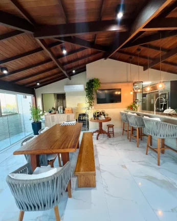 Imagem Cobertura duplex LINDÍSSIMA de ALTISSIMO PADRÃO na PRAIA DA COSTA, de frente para a praia e com VISTA PARA O MAR.