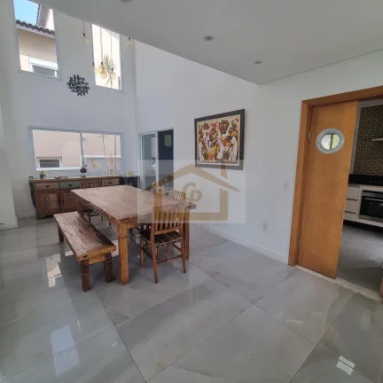 Imagem Linda!!! Casa com 3 quartos sendo Duas Semi Suítes, 4 vagas