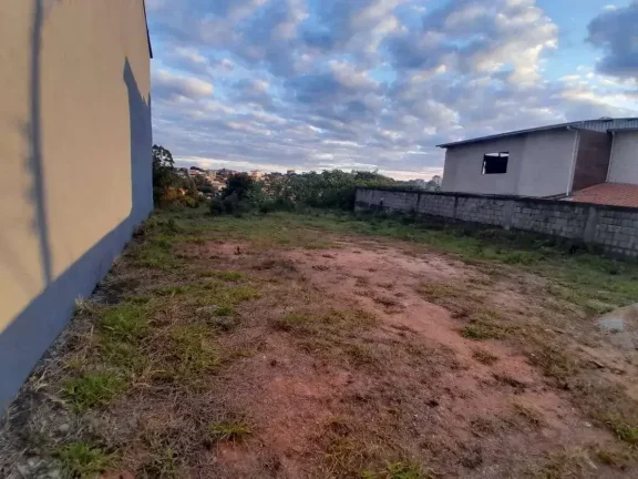 Imagem Lote à venda em Barbacena, bairro Santo Antônio, 400m2