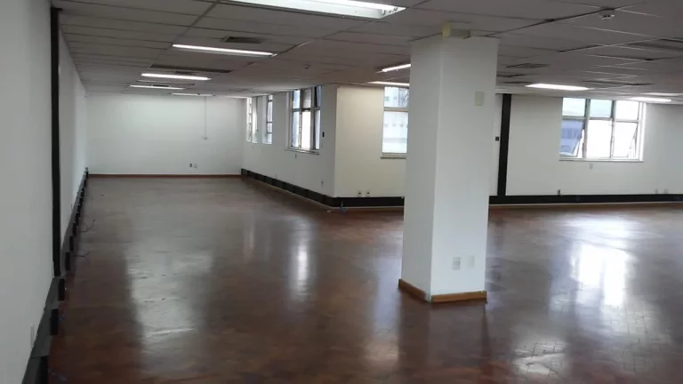 Imagem Conjunto comercial na República junto ao metrô