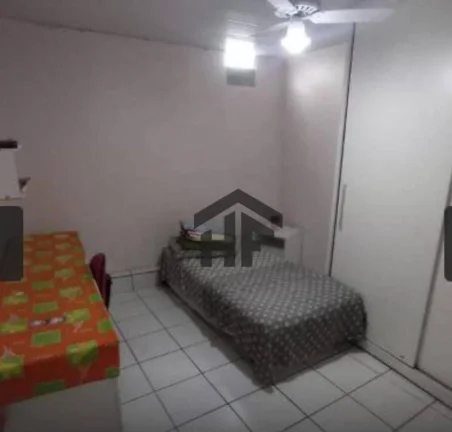Imagem Casa com 5 Quartos, localizada no Monteiro - Recife/PE. À Venda