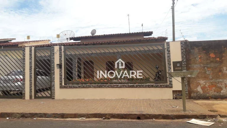 Imagem Casa com 3 dormitórios à venda, 214 m² por R$ 550.000,00 - Setor Afonso Pena - Itumbiara/GO