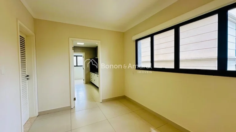 Imagem Em uma das ruas mais desejadas do Cambuí, este apartamento único oferece o privilégio de ocupar u...