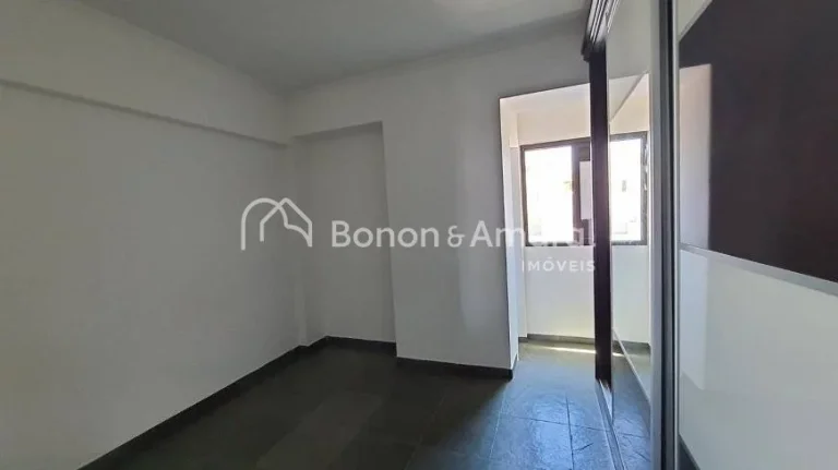 Imagem Ótimo apartamento em excelente localização no Cambuí. O apartamento em andar alto conta com uma ...