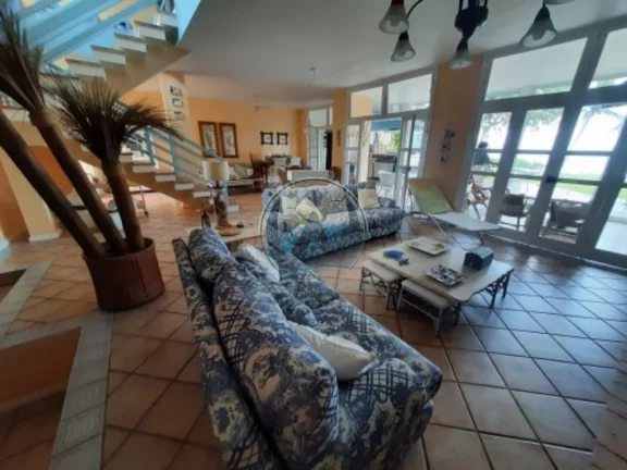 Imagem Residência de Luxo à Venda em Ubatuba-SP na Cobiçada Lagoinha: 5 Quartos, 5 Suítes, 3 Salas, 1 Banheiro, 4 Vagas, 400m²