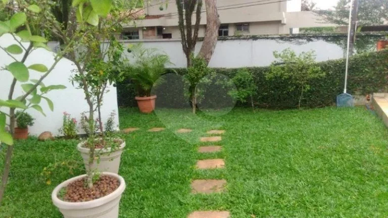 Imagem Sobrado à venda com 5 quartos, sendo 2 suítes, em Butantã, São Paulo - SP