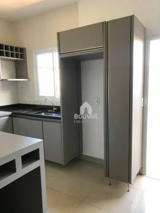 Imagem Casa com 3 dormitórios para alugar, 150 m² por R$ 2.940,00/mês - Araporã - Araporã/MG