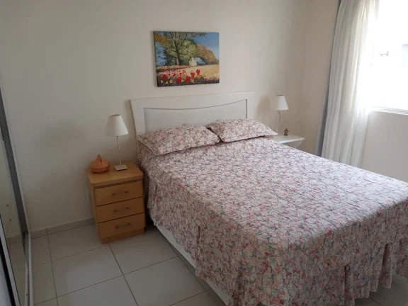 Imagem Apartamento semi-mobiliado à venda próximo às praias de Canasvieiras