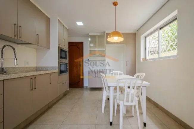 Imagem Sobrado com 175m² de área construída, distribuído em três níveis. Possui 3 dormitórios, sendo...