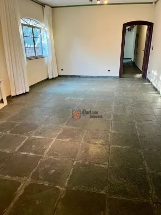 Imagem Casa com 3 dormitórios à venda, 300 m² por R$ 1.100.000 - Jardim Itaperi - Atibaia/SP
