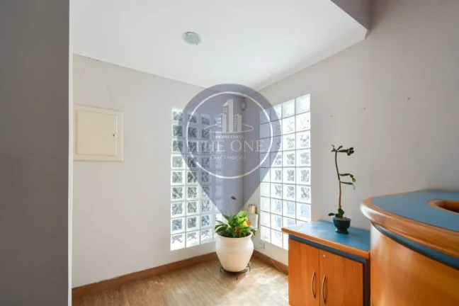 Imagem Casa Comercial à Venda em São Paulo-SP, Bairro Cambuci: 5 Salas, 2 Banheiros, 181m² de Área