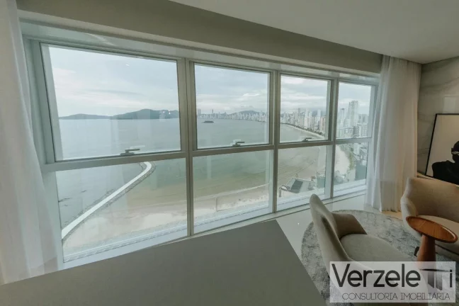 Imagem Apartamento Quadra Mar para Venda em Balneário Camboriú / SC no bairro Pioneiros