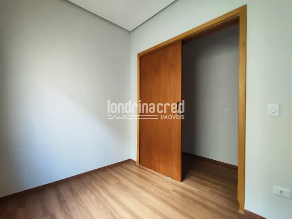 Imagem Casa Moderna no Jardim Chamonix com Suíte, Pé Direito Alto e Área Gourmet com Churrasqueira