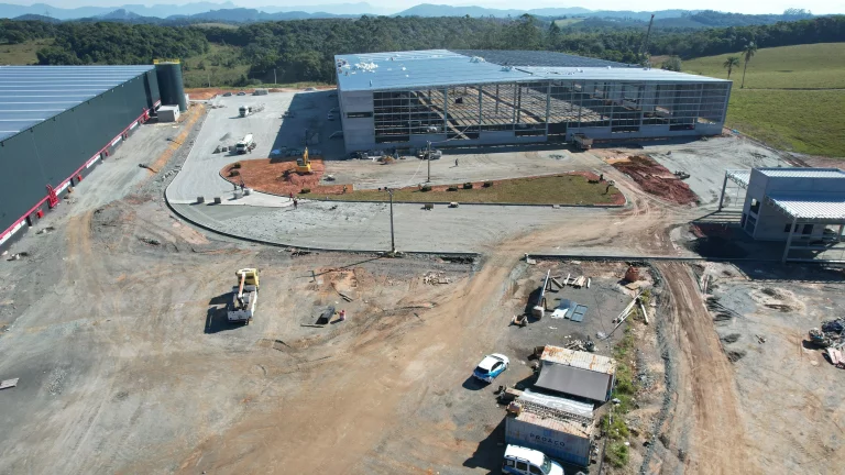 Imagem GALPAO INDUSTRIAL em ARAQUARI - SC, Corveta