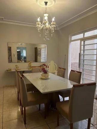 Imagem Casa com 3 dormitórios à venda, 173 m² por R$ 550.000,00 - Sumarezinho - Ribeirão Preto/SP