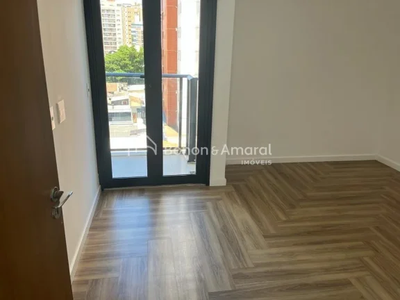 Imagem Localizado na principal rua do Cambuí, este apartamento é perfeito para quem busca investimento co...