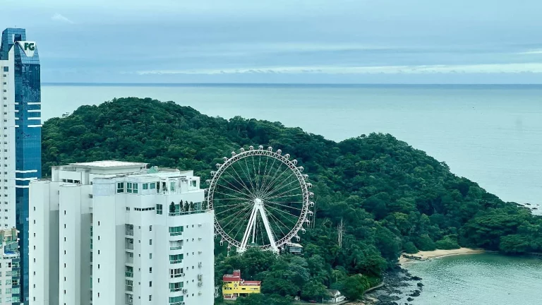 Imagem Apartamento com 4 dormitórios à venda sendo 4 suítes, 228.62 m² por - R$ 6.000.000,00 - Pioneiros - Bal. Camboriú/SC