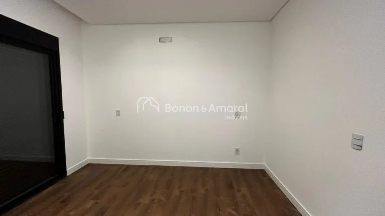 Imagem Casa de condomínio à venda com 240 m² e 3 quartos, no Loteamento Residencial Arborais em Campinas/SP