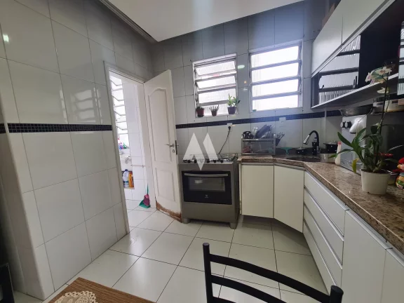 Imagem Apartamento na Segunda Quadra da Praia em Santos | 136m² | 3 Quartos | Elevador Privativo | Boqueirão