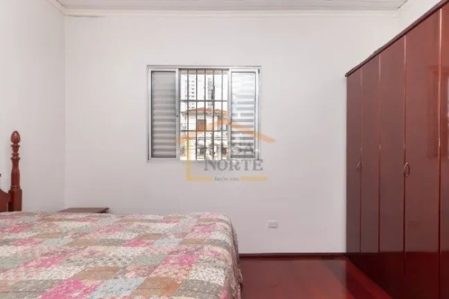 Imagem Sobrado 3 dormitórios, 2 banheiros, possui sala ampla e bem iluminada, cozinha funcional com espaç...