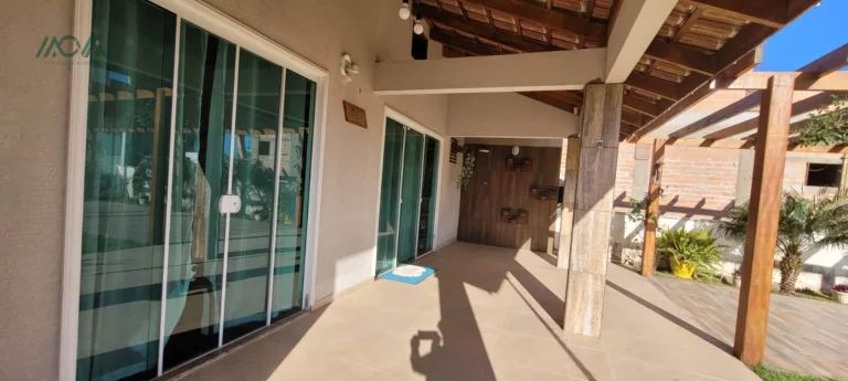 Imagem Casa com 3 quartos sendo uma suíte em Itapoá - Perto da Praia