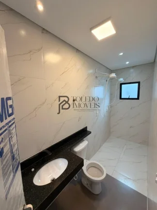 Imagem CASA NOVA 02 DORMITÓRIOS 01 SUÍTE À VENDA – CAIÇARA, PRAIA GRANDE
