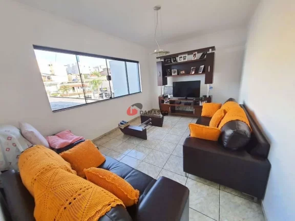 Imagem Casa à venda com 3 Quartos, 3 Suites, 3 Vagas, 751M², Utinga, Santo André - SP