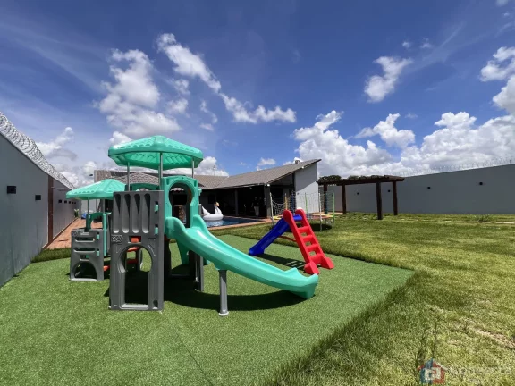 Imagem Chácara Santa Clara: Casa com Piscina Aquecida e 3 Quartos em Condomínio Fechado