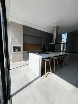 Imagem Casa de luxo no Condomínio na Vila Martins em Itu-SP: 3 quartos, 3 suítes, 3 salas, 5 banheiros e 4 vagas de garagem!