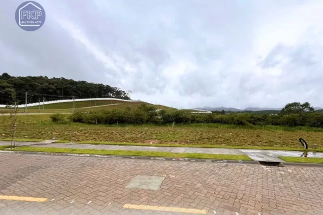 Imagem Terreno 379,43m² em Condomínio!