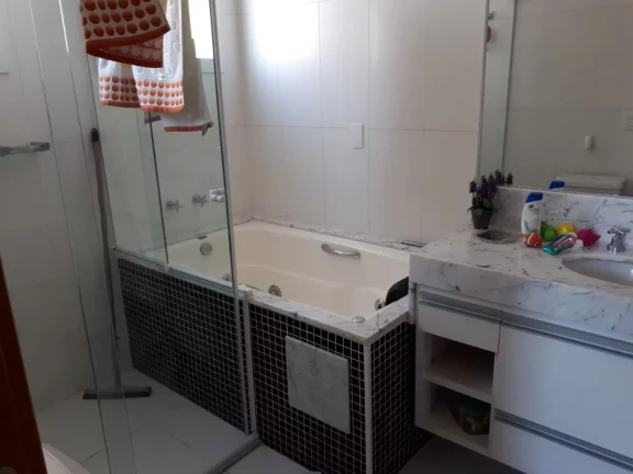 Imagem AP 2632 -Área Útil 140,00 m², com 03 suítes sendo 01 máster com ar condicionado, banheiro das s...