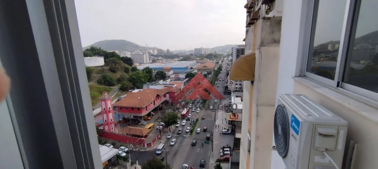 Imagem Apartamento com varanda sala quarto no centro todo montado e com porteira fechada,vaga de garagem na escritu