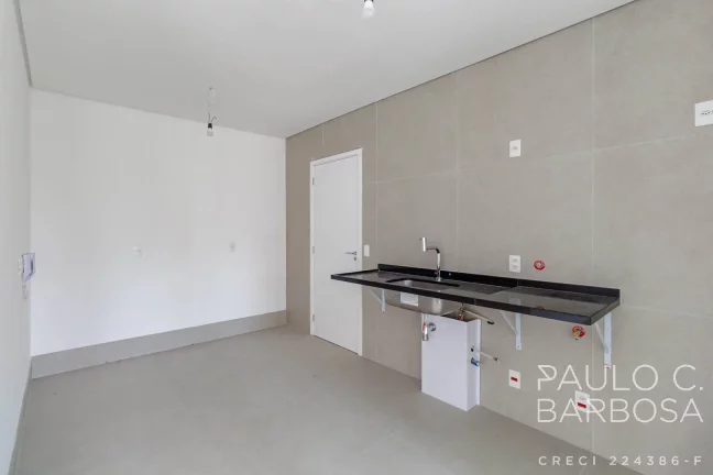 Imagem Pinheiros Venda - 4 Suítes - 3 vagas - 230m²