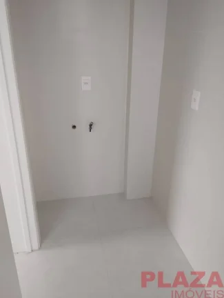 Imagem ️ Apartamento Alto Padrão – 3 Suítes | 2 Vagas | Vista Lateral para o Mar | 100m da Praia | Porto Belo