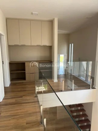 Imagem Apresentamos esta magnífica casa assobradada localizada no exclusivo Condomínio Porto Seguro Villa...