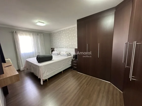 Imagem Amplo apartamento com ambientes bem distribuídos e ótima integração entre os espaços. A cozinha...