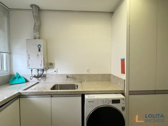 Imagem Apartamento à Venda no Centro, 3 quartos e 3 vagas em Florianópolis/SC.