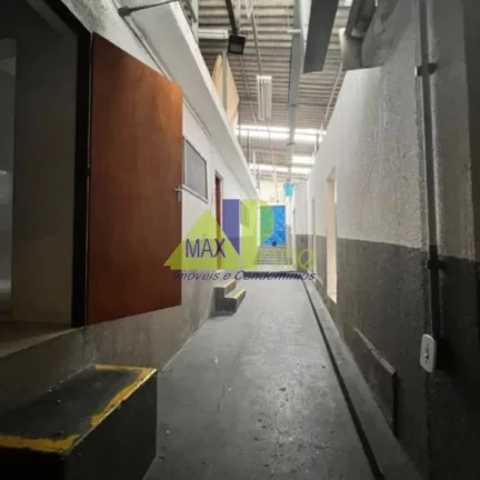Imagem Galpão Comercial para Locação na Vila Marieta, São Paulo-SP: Espaço Amplo e Funcional para seu Negócio!