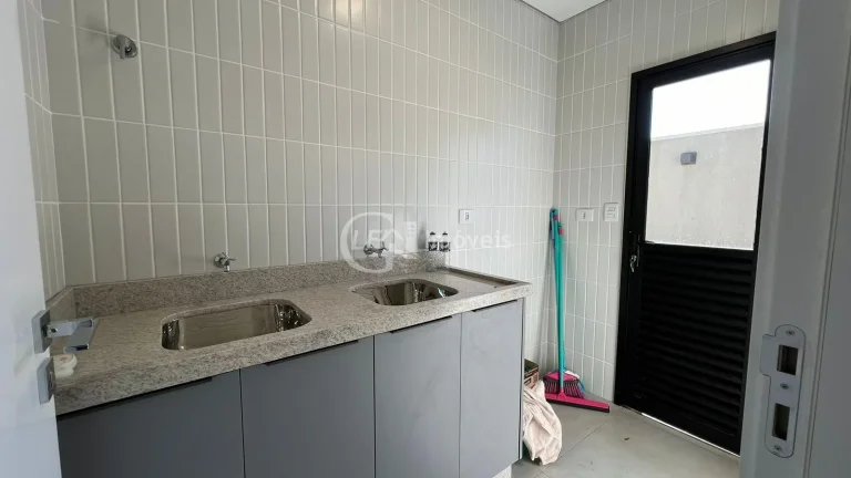 Imagem Impecável Casa em Condomínio à Venda em Alphaville Campo Grande 3, Campo Grande-MS: 3 Quartos, 3 Suítes, 3 Salas, 1 Banheiro, 4 Vagas, 180,38 m²!