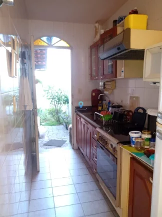 Imagem Excelente casa à venda em Contagem, localizada no bairro Parque Turistas. Possui 180m² de área to...