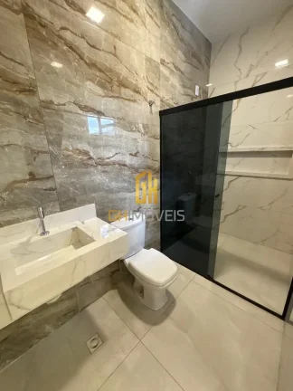 Imagem A casa possui 

- 3 quartos sendo 1 suíte 
- Sala 
- Cozinha 
- 2 banheiros 
- Área gurmet com chu...