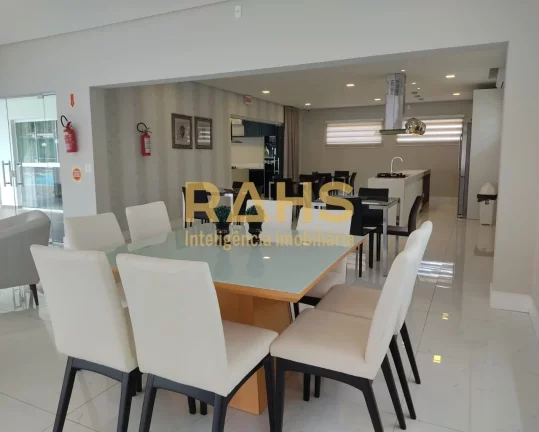 Imagem Linda Casa em Condomínio Fechado - Balneário Camboriú/SC Casa finamente mobiliada, em condomínio...