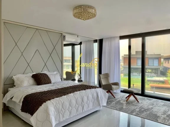 Imagem Sobrado contemporâneo no condomínio Sense mobiliado e decorado