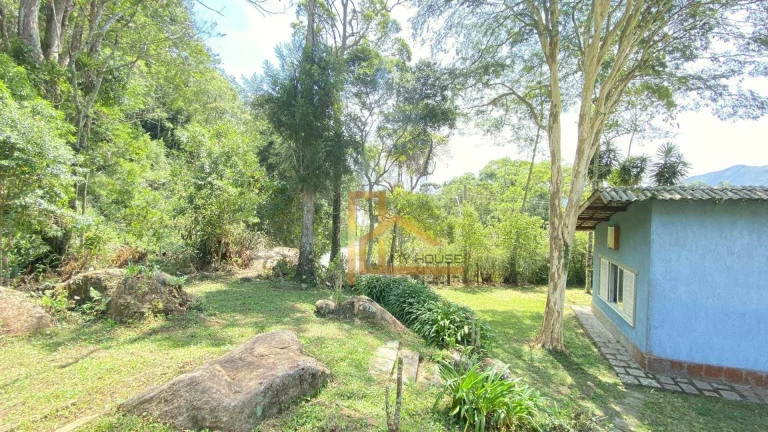 Imagem Casa linear com 4 dormitórios à venda, 156 m² - Granja Guarani - Teresópolis/RJ