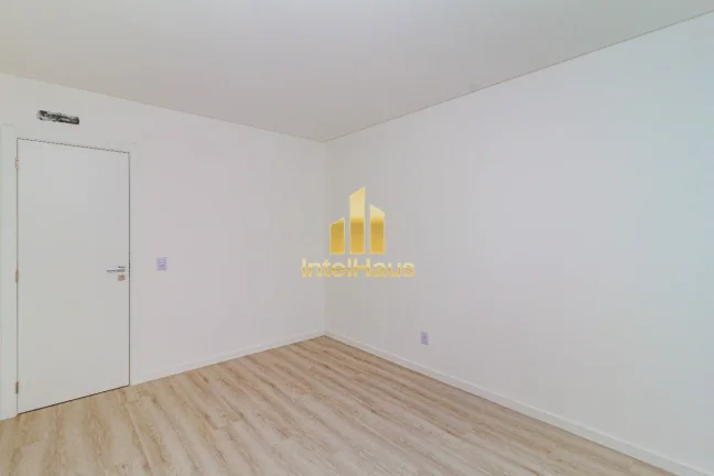 Imagem Descubra o Luxo Clássico no Edifício Villa Alba: Seu Refúgio Exclusivo em Balneário Camboriú!
I...